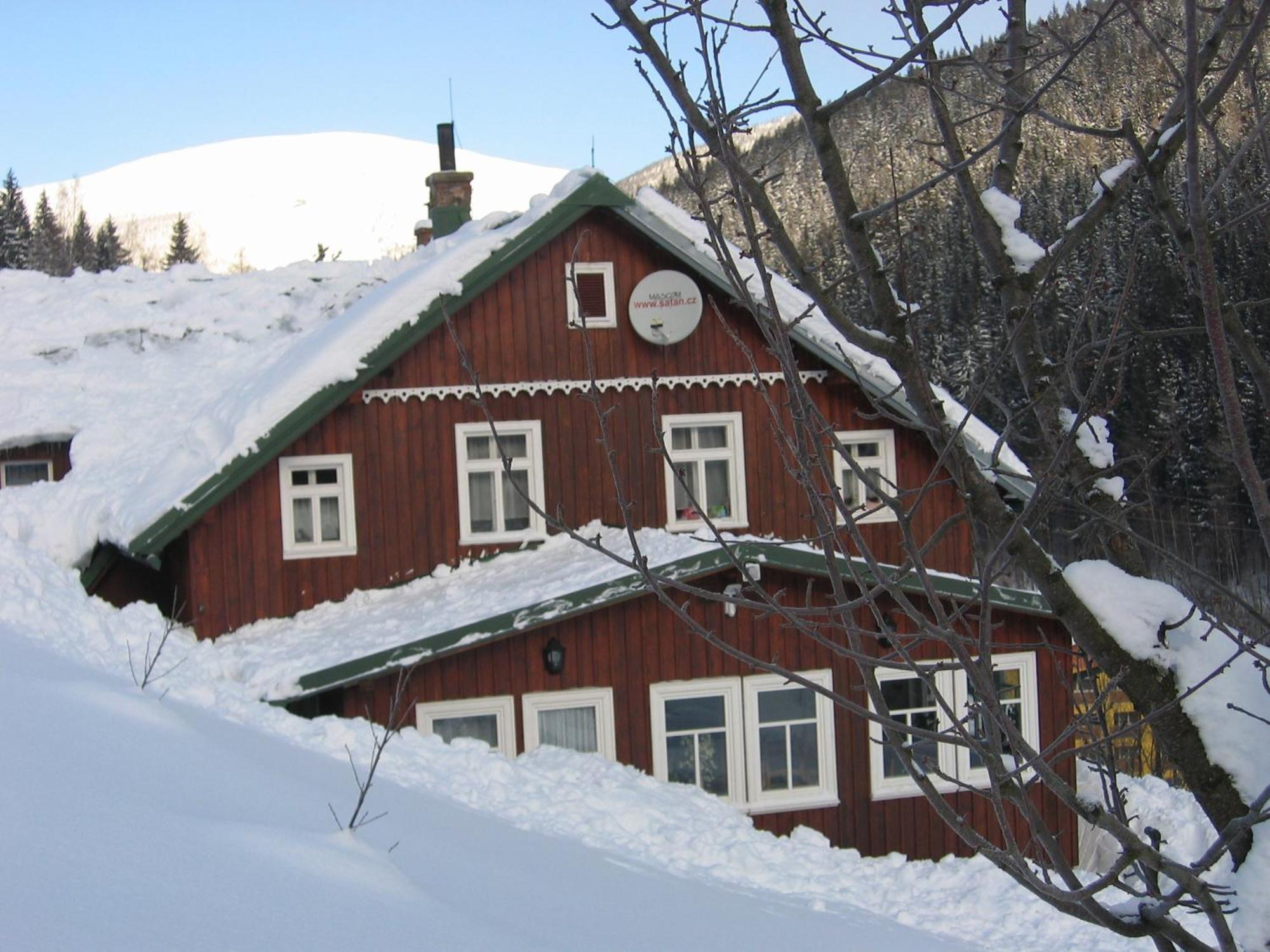 Horsky Dum Hotel Pec pod Snezkou Exterior photo